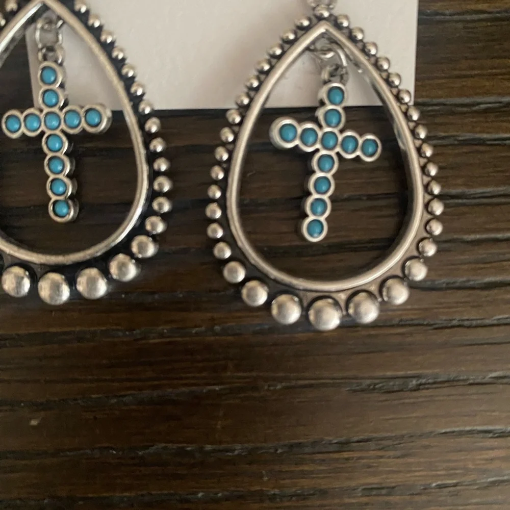 NEW Jessica Simpson earrings